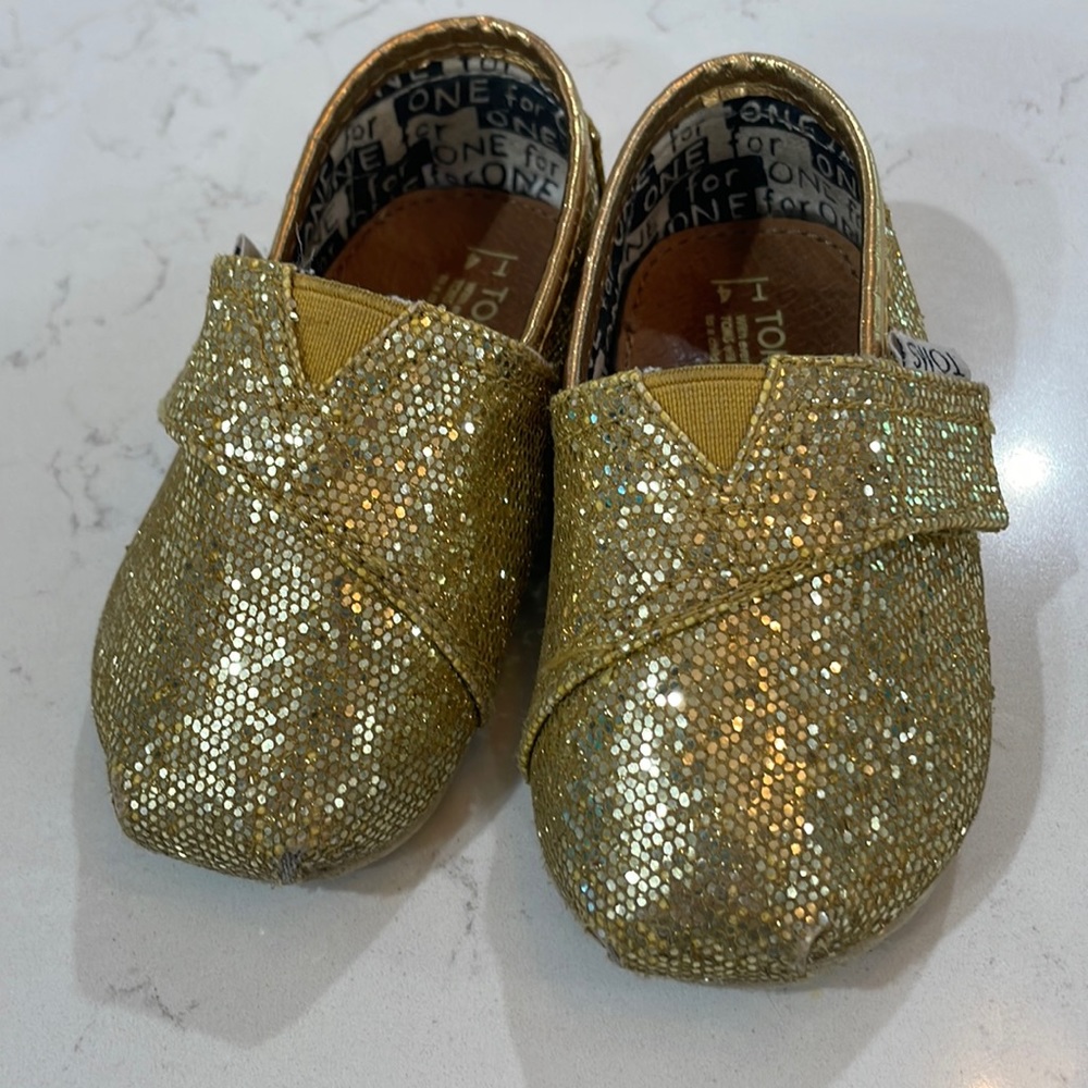 Gold Glitter Toms T4